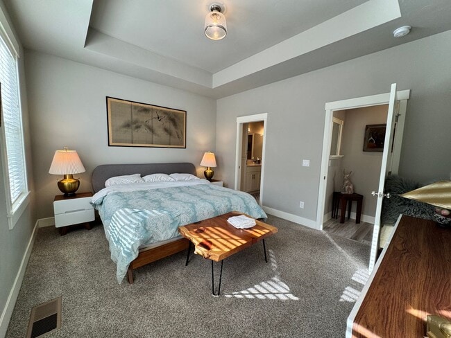 Building Photo - FOR RENT - Furnished 3 bed, 2 bath NorthWest Crossing Modern Townhome