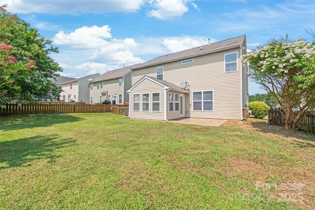Building Photo - 7001 Dacian Ln
