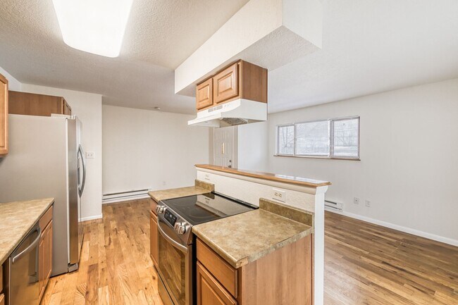 Building Photo - 2529 W Vermijo Ave