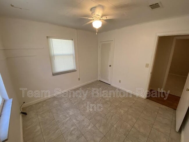 Building Photo - 4416 Creighton Rd