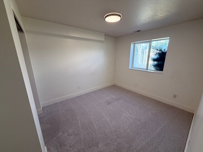 Building Photo - 4698 Colander Dr