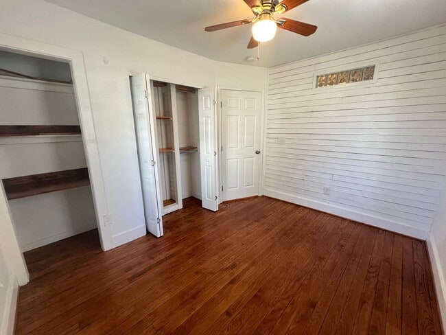 Building Photo - 2 Bedroom 2 Bath House on James Island - Charleston