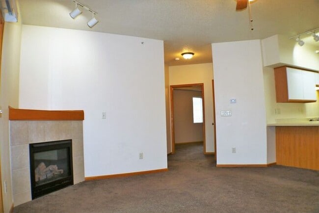 Building Photo - $1,250 | 2 Bedroom, 1 Bathroom Condo | No Pets | Available for an August 1st, 2026 Move In!