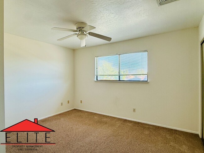 Building Photo - AVAILABLE NOW!!