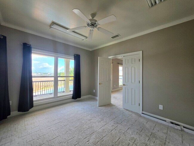 Building Photo - Waterfront 4/2 in Terry Cove with pool and boat dock