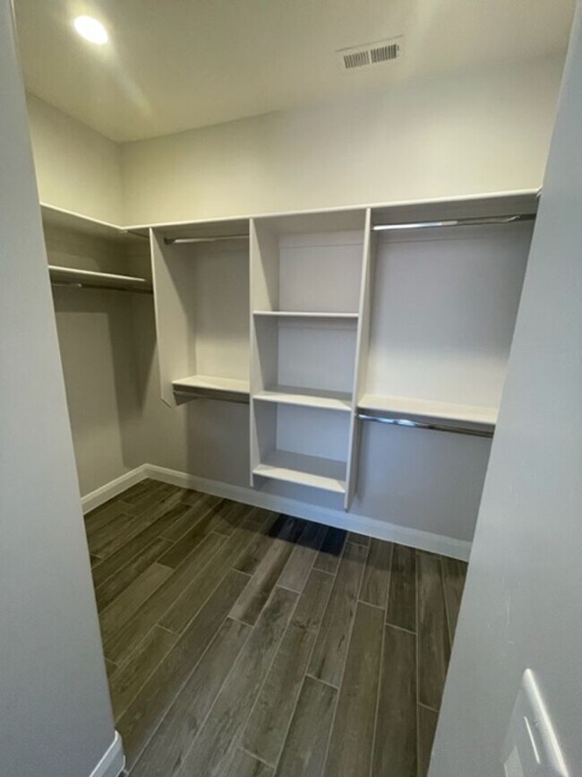 Building Photo - 2446 S 630 W
