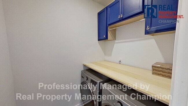 Building Photo - Beautiful 3 BD/2 BA Home in Riverside