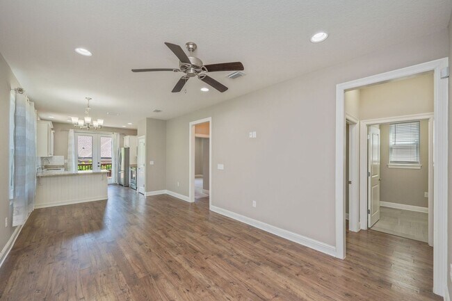 Building Photo - Modern 4-Bedroom Home with Designer Touches in the Heart of Niceville