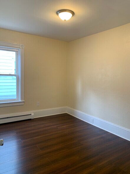 Building Photo - 73 Gooding St