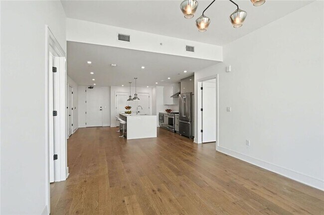 Building Photo - 788 West Marietta St NW