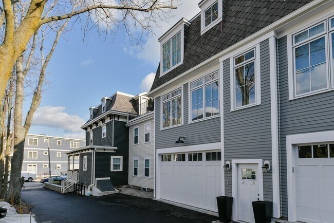 Building Photo - 145 Stoughton St