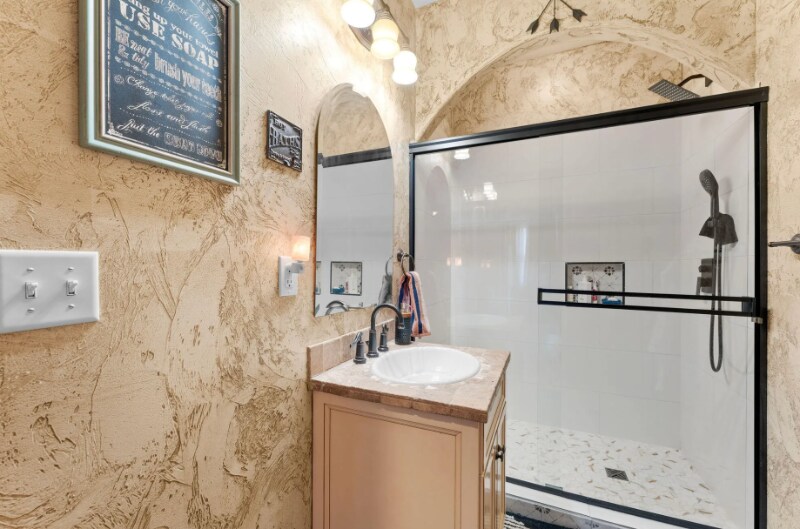 Building Photo - 710 Hilltop Vista Rd