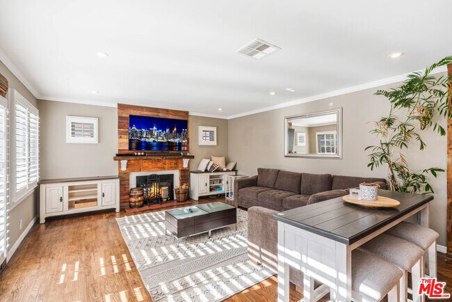 Building Photo - 12413 Beatrice St