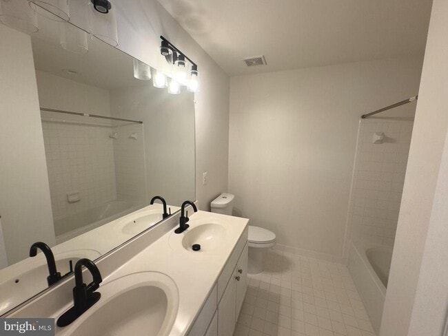 Building Photo - 24652 Kings Canyon Square