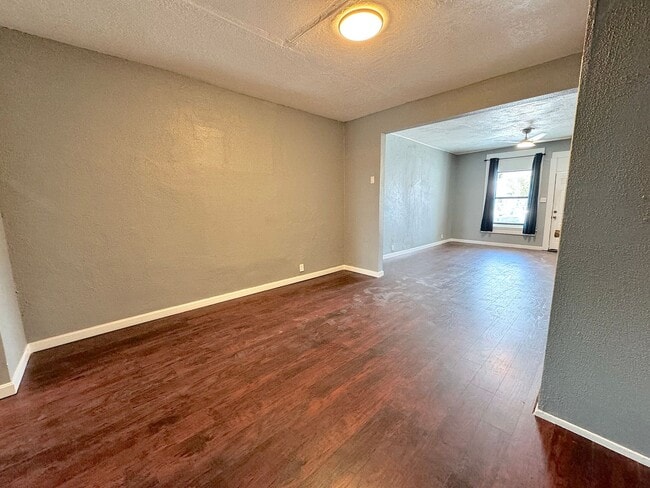 Building Photo - 3906 Tularosa Ave