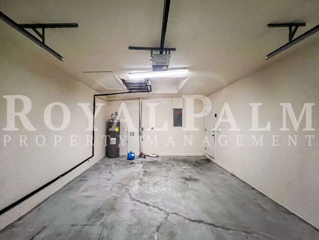 Building Photo - Cozy Up Long-Term & Leaf It All Behind – 3BR/2BA Duplex + Garage & The Favorite Perk: Screened. L...