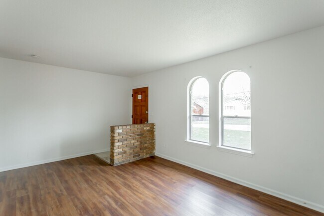 Building Photo - 5770-5772 Taggart Drive