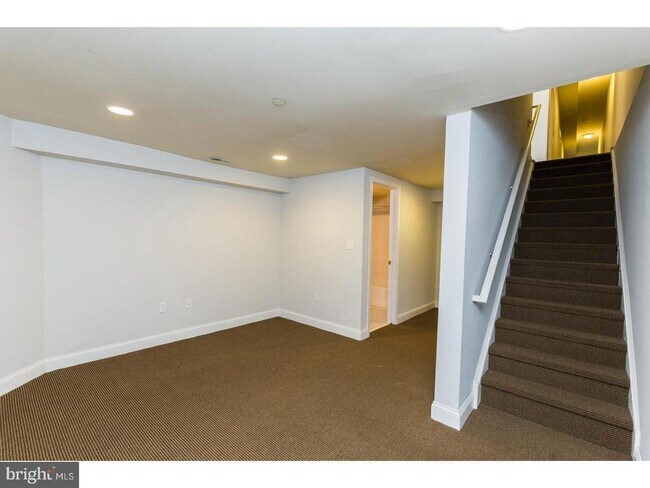 Building Photo - 931 N 19th St