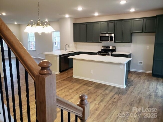 Building Photo - 543 San Marco Dr