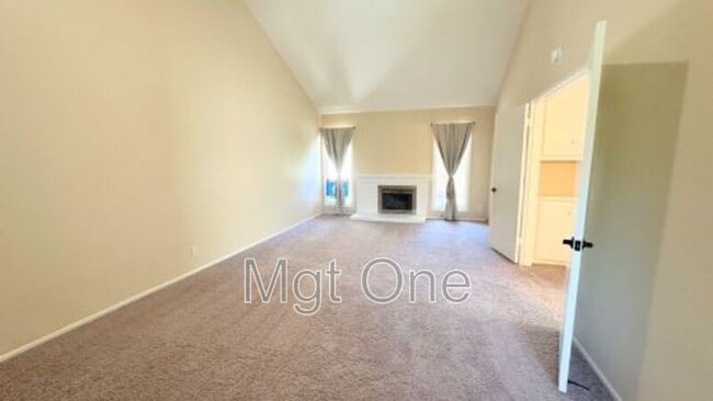Building Photo - 5176 Piccadilly Cir