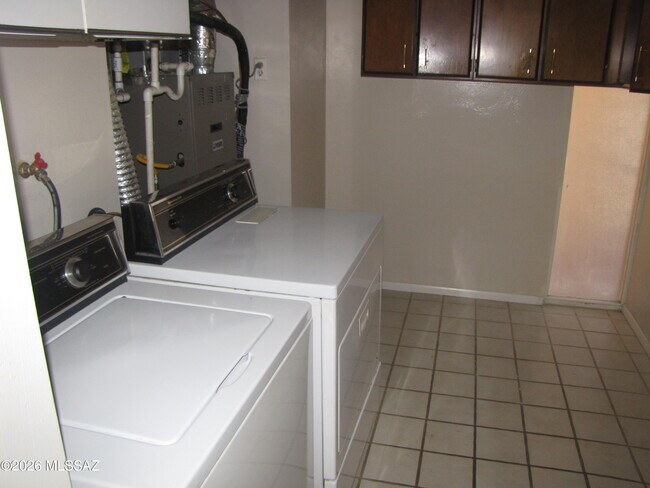 Building Photo - 2109 S Camino Seco