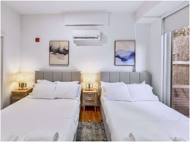 Building Photo - 236 W Thompson St