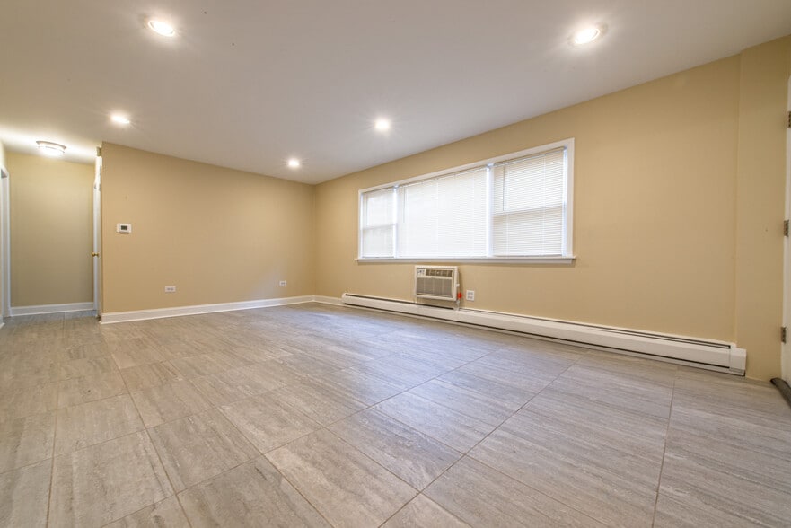 Building Photo - 3804 N Harlem Ave