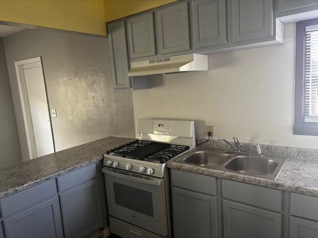 Building Photo - 26 Annapolis Ave