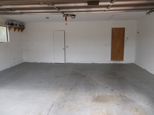 Building Photo - 4720 N Spring Dr