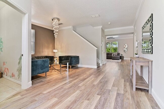 Building Photo - 701 Kettering Rd