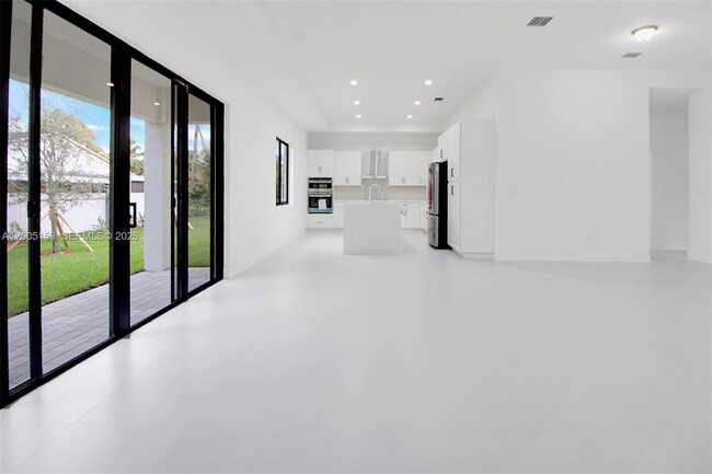 Building Photo - 20833 SW 96th Ct