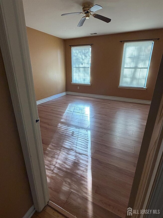 Building Photo - 1202 Woodbridge Commons Way