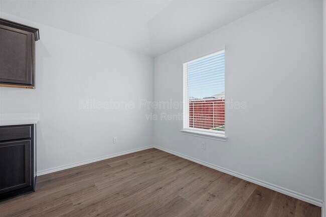 Building Photo - 2428 Montgomery St