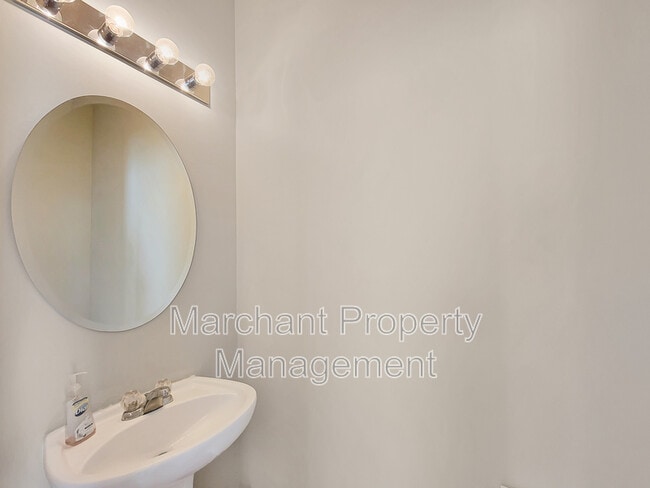 Building Photo - 525 Fagin Cir