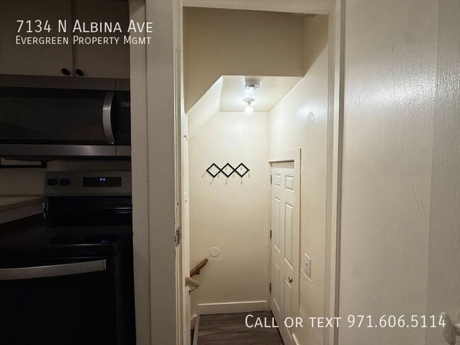 Building Photo - 7134 N Albina Ave