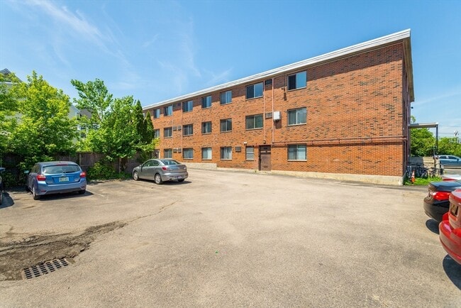 Building Photo - 14 Murdock St