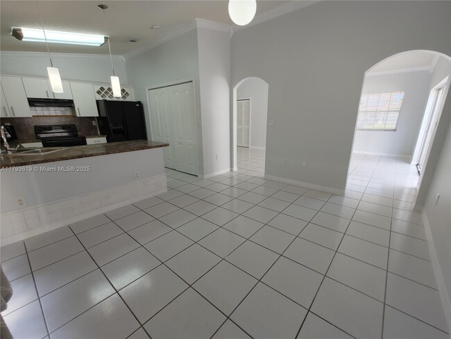 Building Photo - 1137 NW 128th Pl