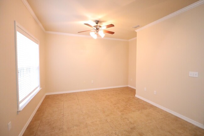 Building Photo - 1490 Bentley Cir