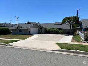 Building Photo - Adorable and Recently Upgraded 4 Bedroom P...