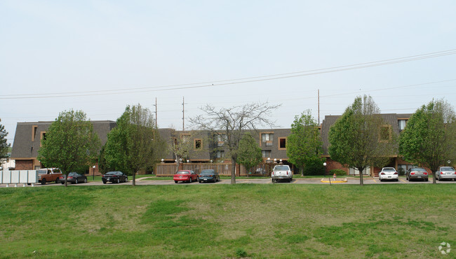 Primary Photo - Brookhollow Apartments