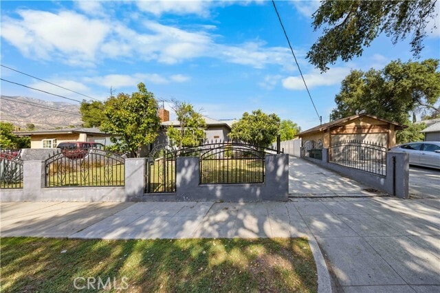 Building Photo - 2074 Summit Ave