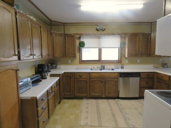 Building Photo - 1416 13th St S