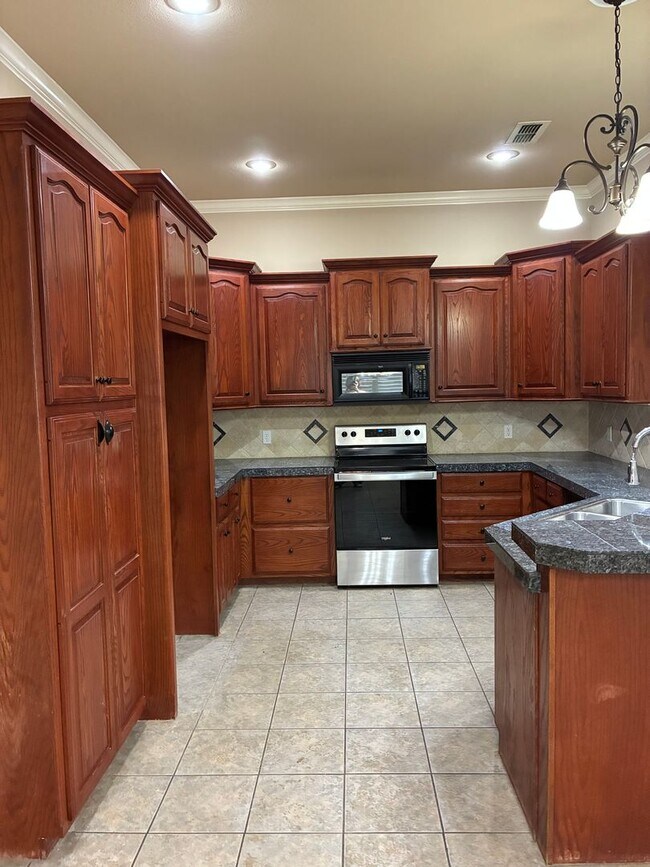 Building Photo - 4 Bedroom | 3 Bath Cooper ISD