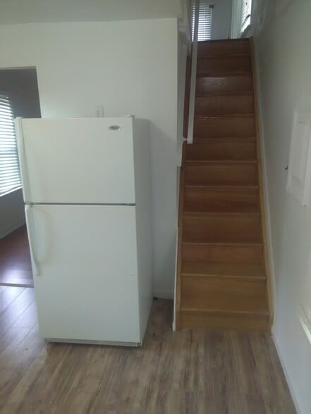 STAIRCASE - 324 Fisher Avenue