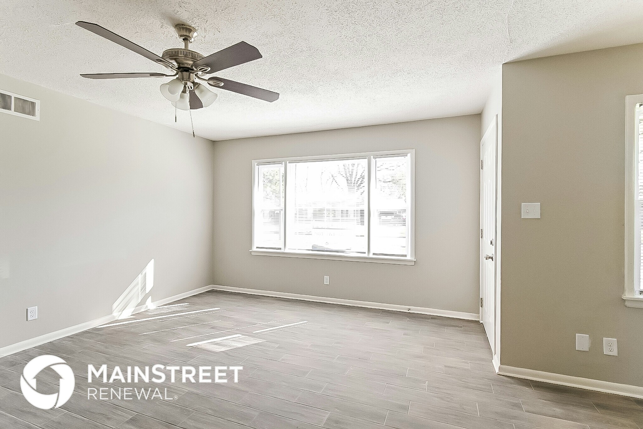 Building Photo - 3653 Elm Park Rd