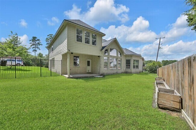 Building Photo - 16804 Falcon Sound Dr