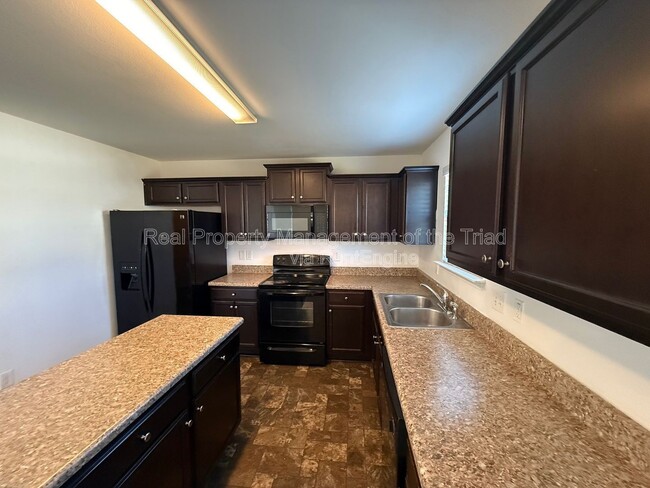 Building Photo - 1907 Northrop Dr