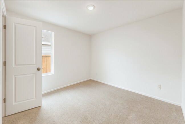 Building Photo - 1516 Sunset Ridge Dr