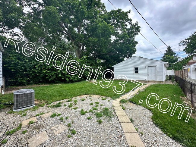 Building Photo - 2 Bed 1 bath home