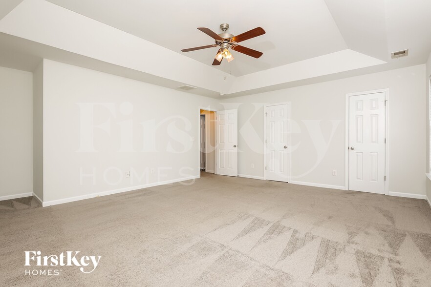 Building Photo - 3357 Middlesboro Ave